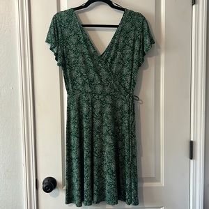 Kaileigh - green and white dress - size small